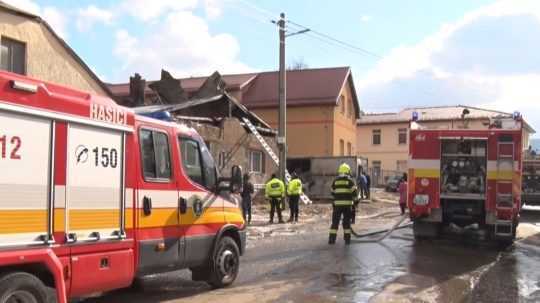 Pri požiari sa nik nezranil. Všetci stihli vybehnúť zo svojich domov včas.