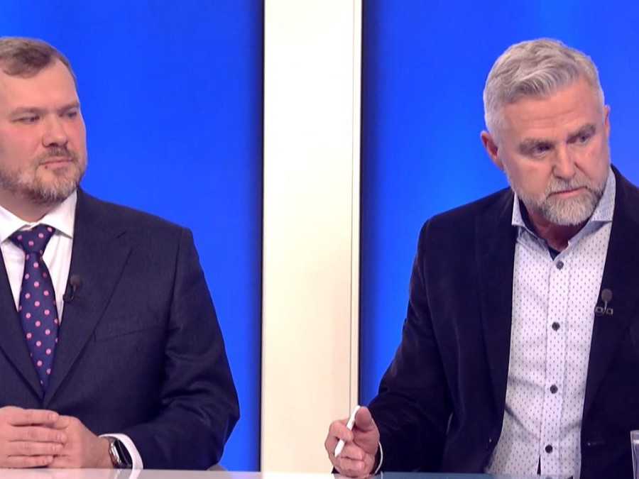 Poslanec KDH Viliam Karas a Tibor Gašpar (Smer-SD).