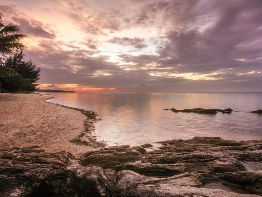 Ilustračná snímka pláže v Hondurase.