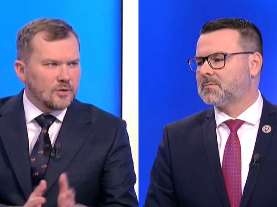 Na snímke poslanci V. Karas a P. Kalivoda.