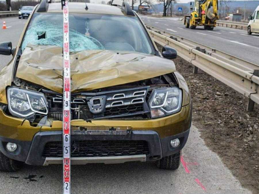 Na snímke miesto dopravnej nehody.