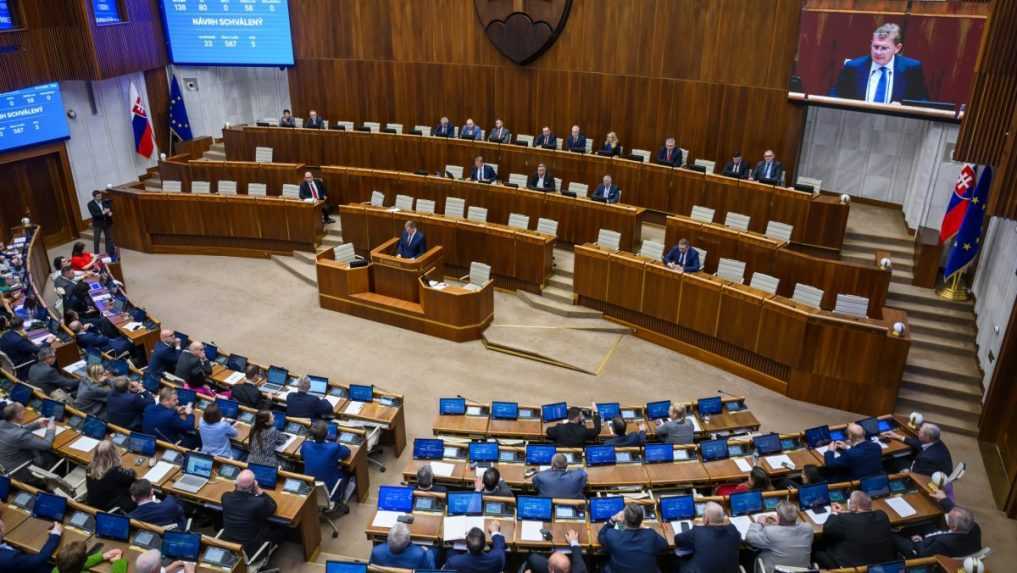 T. Tarabu a M. Šimkovičovú budú poslanci odvolávať v utorok, opozícia hovorí o zlyhaniach oboch ministrov