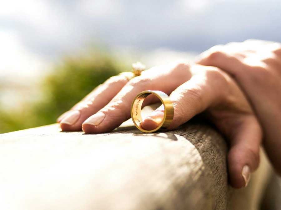 Na snímke obrúčka.