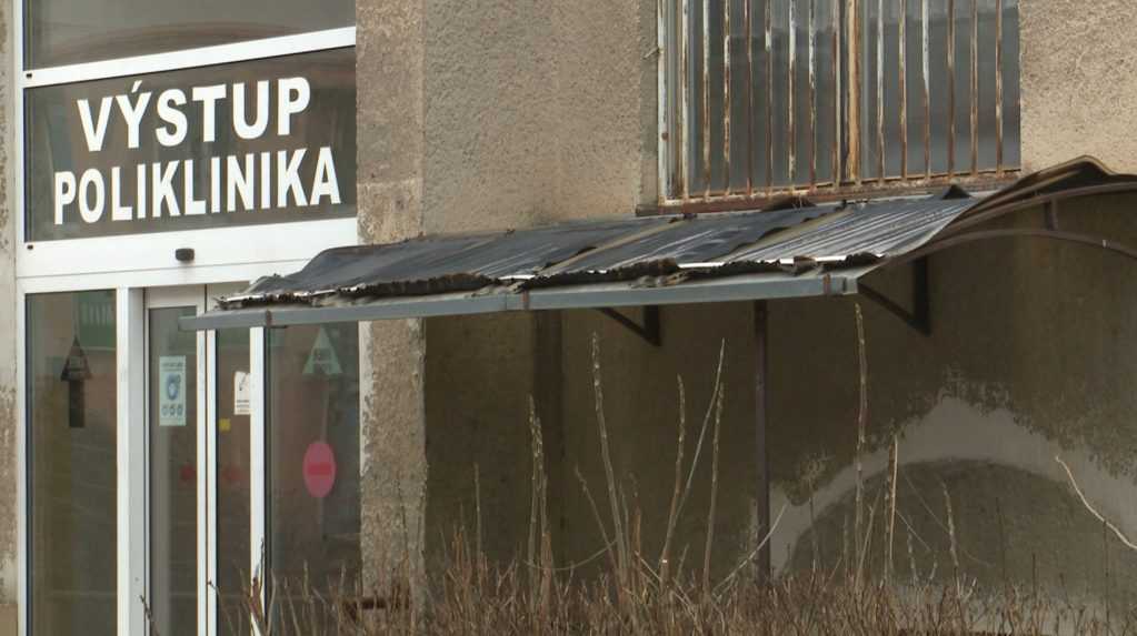 Poliklinike v Topoľčanoch hrozilo, že ju úplne zatvoria. Kraj ju chce zrekonštruovať a prilákať späť lekárov