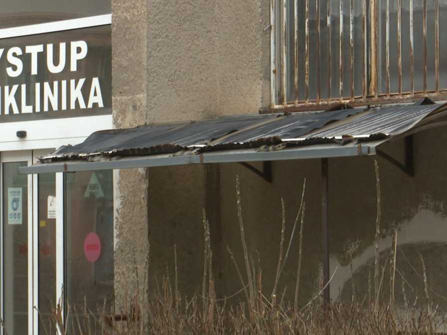 Poliklinike v Topoľčanoch hrozilo, že ju úplne zatvoria. Kraj ju chce zrekonštruovať a prilákať späť lekárov