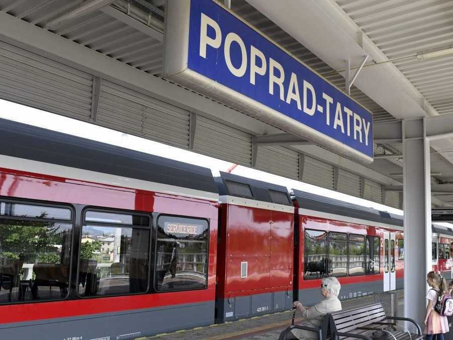 Na ilustračnej snímke železničná stanica Poprad-Tatry.