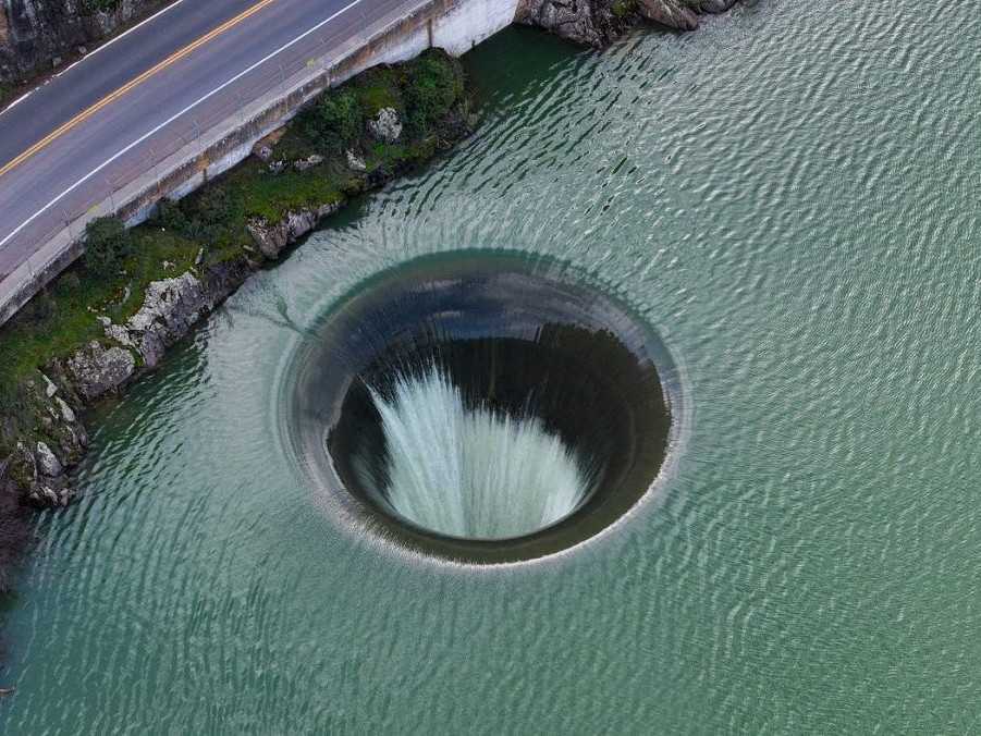 Na snímke kalifornská Glory Hole.