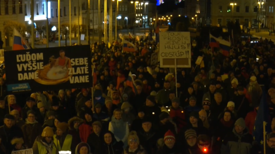 Na snímke účastníci protestu v Banskej Bystrici.