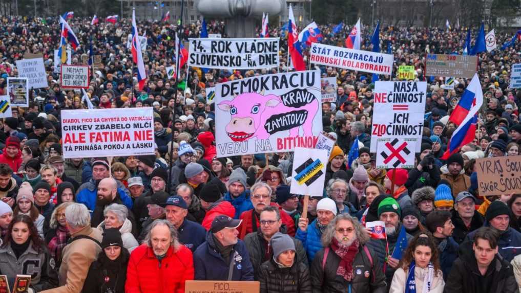 Protesty Slovensko je Európa: V Bratislave sa zišlo vyše 40-tisíc ľudí, demonštrácie sa konali aj v zahraničí