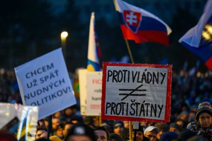 Protesty Slovensko je Európa: V Bratislave sa zišlo vyše 40-tisíc ľudí, demonštrácie sa konali aj v zahraničí