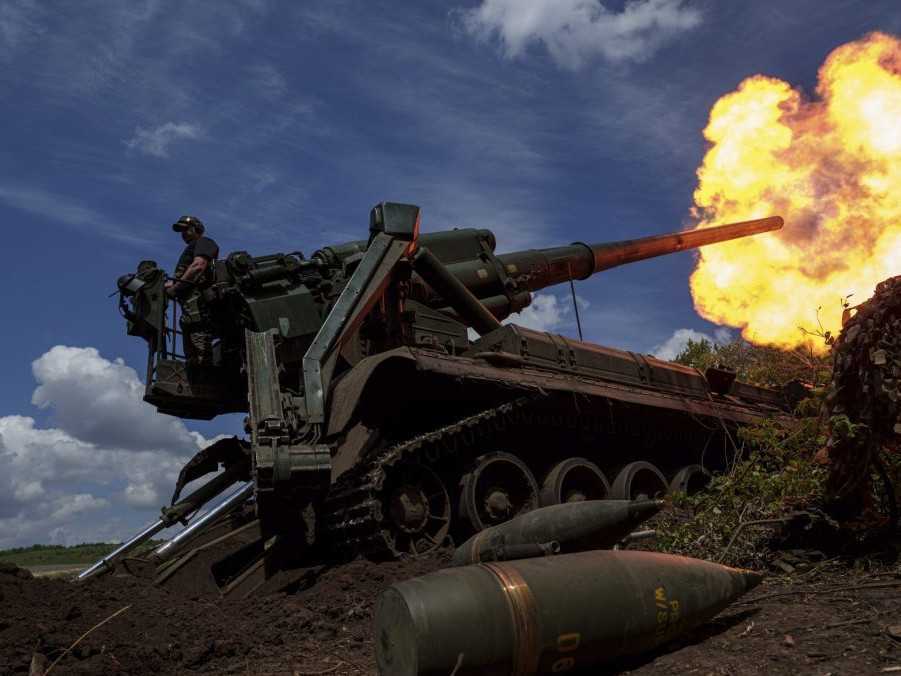 Ukrajinskí vojaci ostreľujú ruské pozície v Doneckej oblasti.