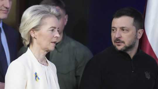 Ursula von der Leyenová a Volodymyr Zelenskyj.