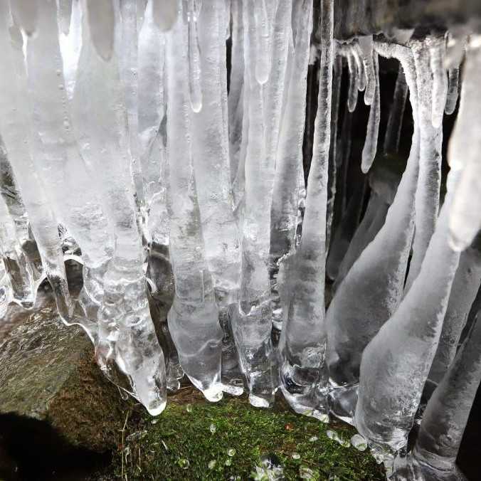 V noci padali zimné teplotné minimá. Meteorológovia priblížili, ako to bude s mrazmi v nasledujúcich dňoch