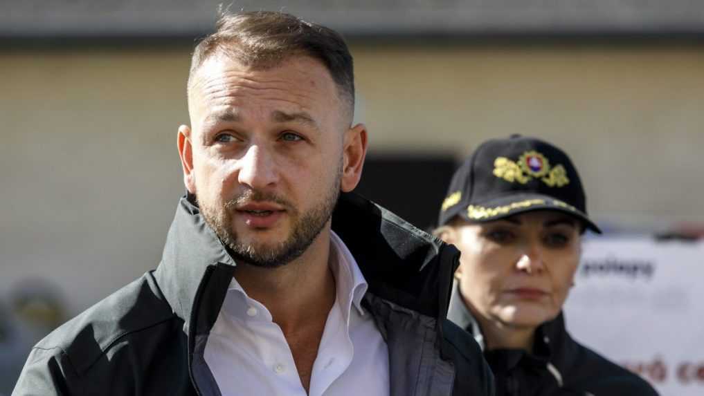 Rezort vnútra predstavil nový dizajn policajných áut: Je originálny a slovenský, povedal M. Šutaj Eštok