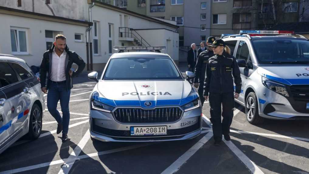 Rezort vnútra predstavil nový dizajn policajných áut: Je originálny a slovenský, povedal M. Šutaj Eštok