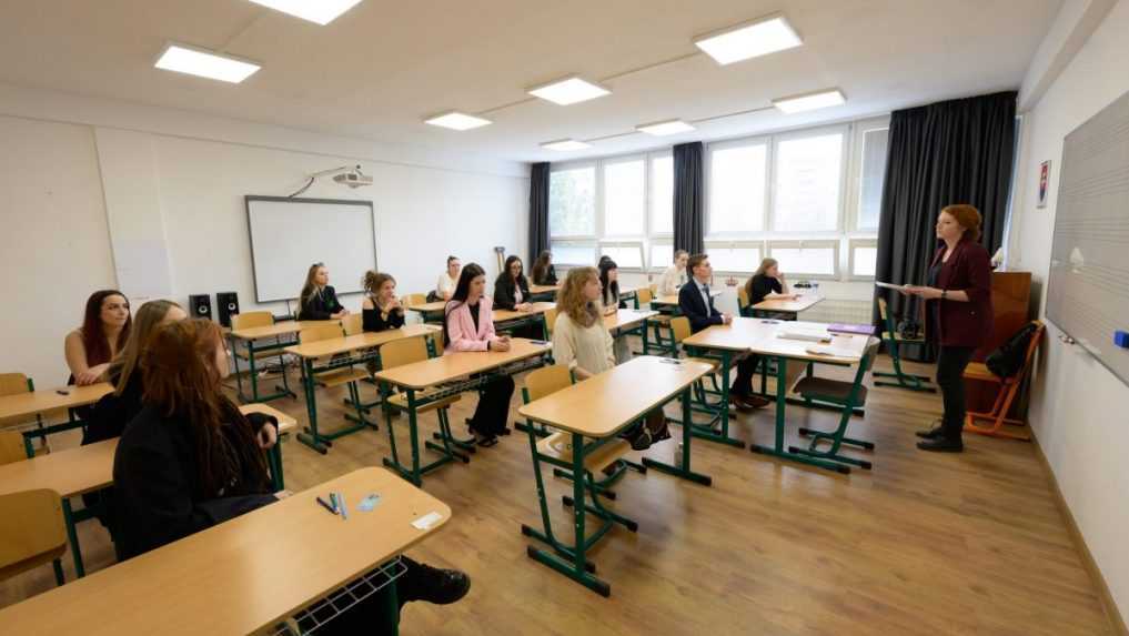 Maturitný týždeň uzavrie test a sloh pre žiakov zo škôl národnostných menšín