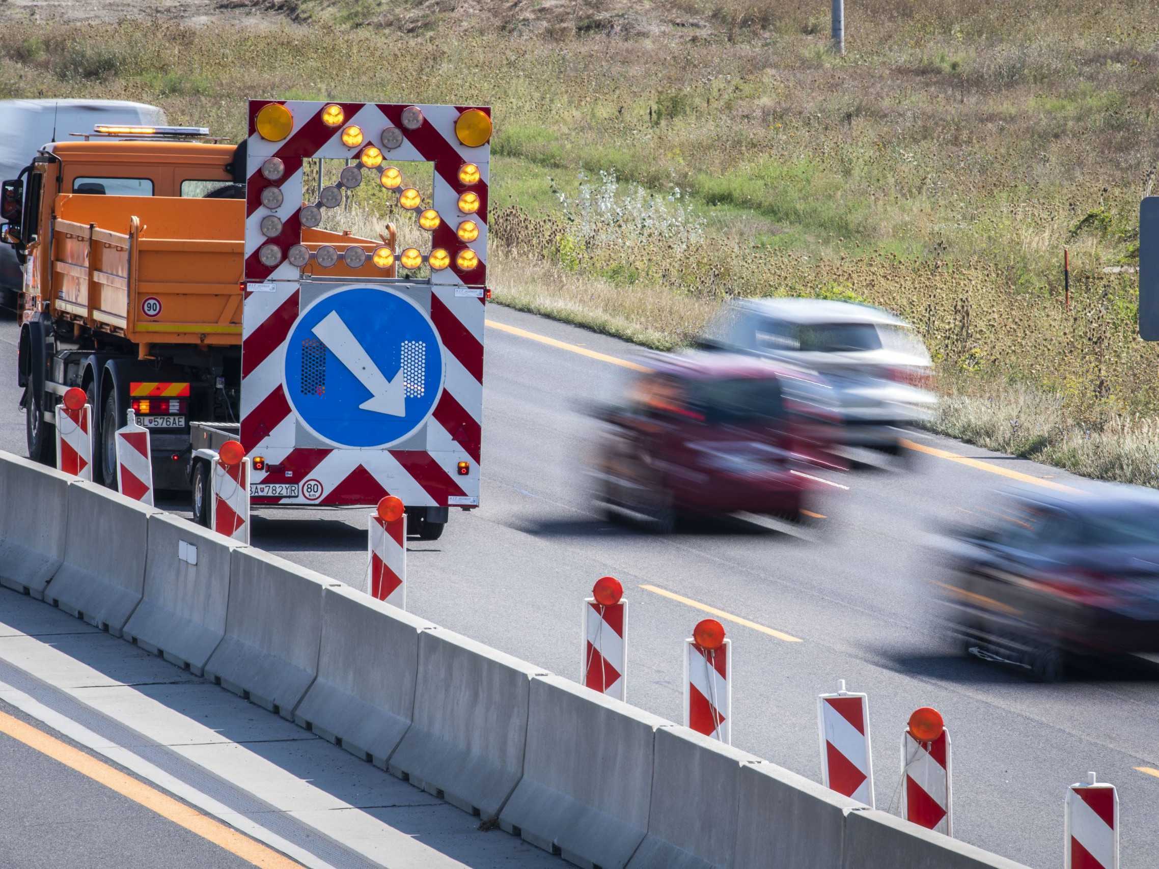 Diaľnicu D1 pri Bratislave čaká ďalšia víkendová uzávera, doprava bude presmerovaná na obchádzkovú trasu