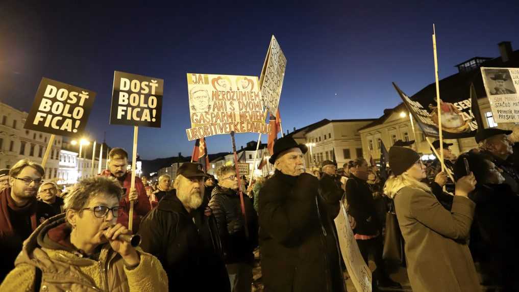 V Banskej Bystrici sa v piatok ako v jedinom meste na Slovensku opäť konal protest „Slovensko je Európa“