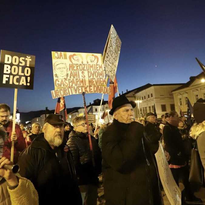 V Banskej Bystrici sa v piatok ako v jedinom meste na Slovensku opäť konal protest „Slovensko je Európa“