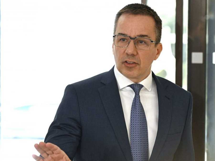 Na snímke minister práce Erik Tomáš.