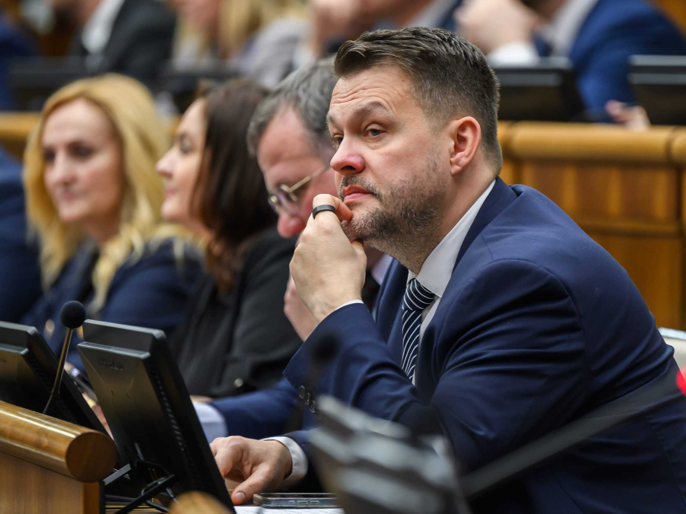 Samuel Migaľ v parlamente.