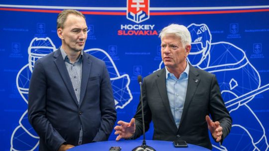 Prezident SZĽH Miroslav Šatan a predseda komisie pre podujatia a šampionáty IIHF Franz Reindl.