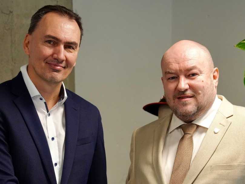 Na snímke Miroslav Šatan a minister športu Rudolf Huliak.