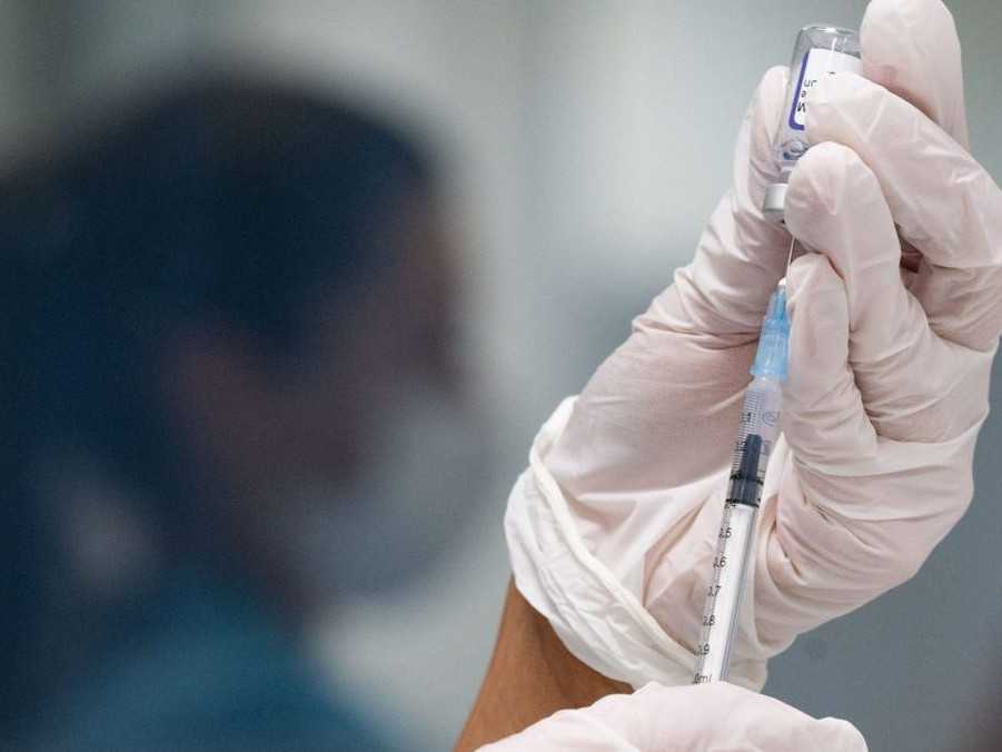 Ilustračná snímka prípravy vakcíny.