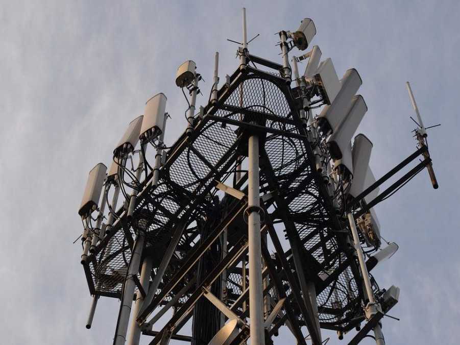 Na ilustračnej snímke telekomunikačná veža.