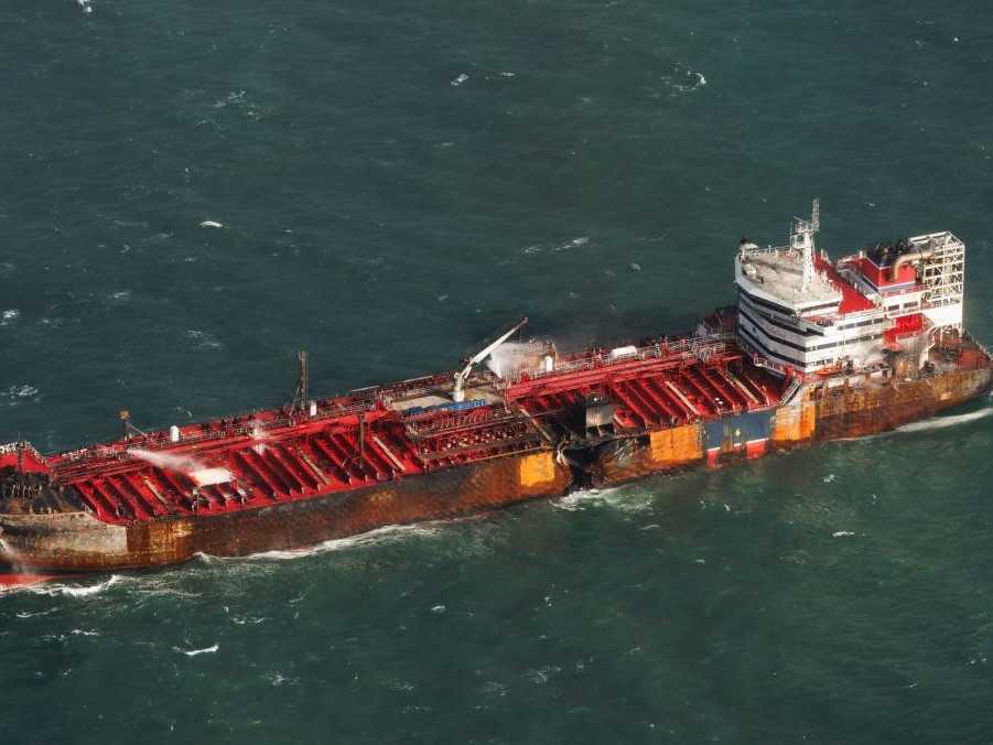 Kontajnerová loď Solong po zrážke s tankerom pri pobreží Anglicka.