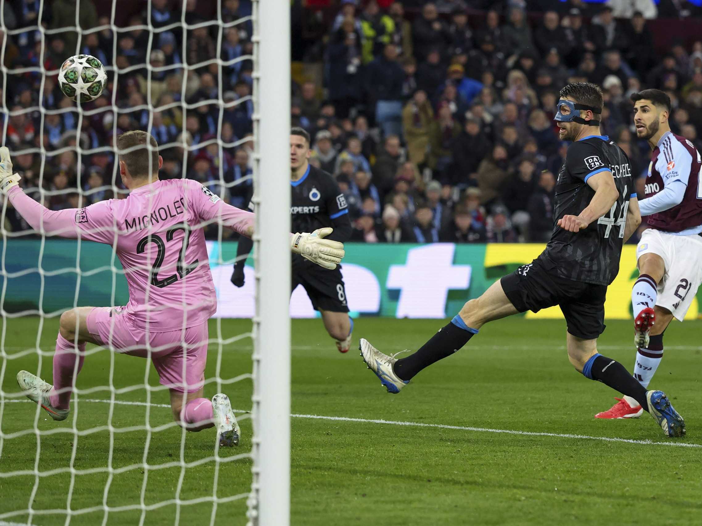 Úvodný gól v zápase odvety osemfinále Ligy majstrov Aston Villa - FC Bruggy.