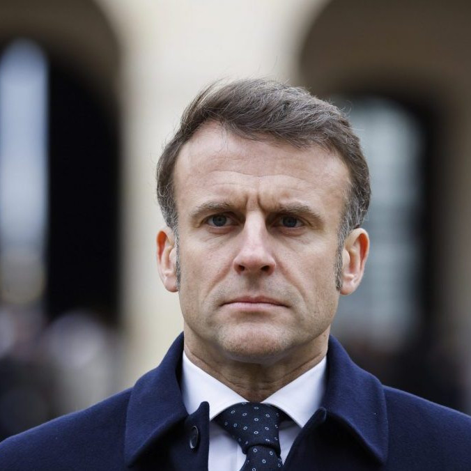 Macron chce hľadať spôsoby, ako mobilizovať civilistov, návrat k povinnej vojenskej službe však vylúčil