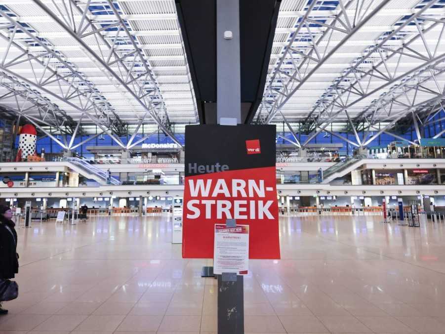 Nápis v termináli na hamburskom letisku.