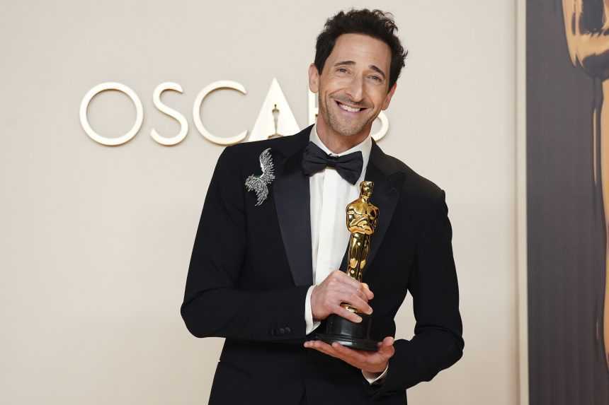 Na snÃƒÂ­mke Adrien Brody.