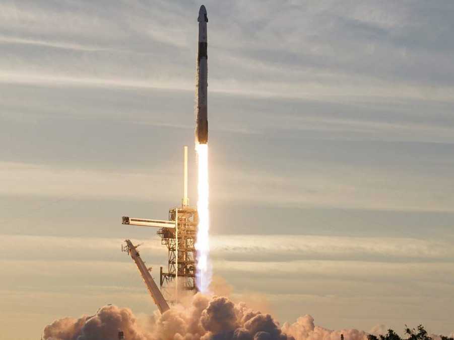 Kozmická loď spoločnosti SpaceX.