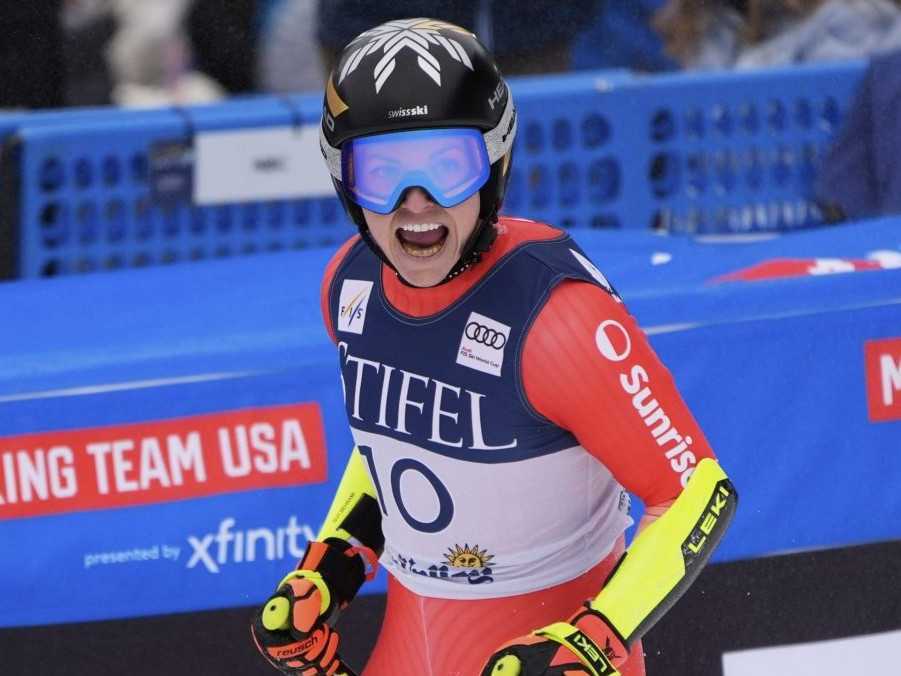 Gutová-Behramiová ovládla finálové preteky super-G a získala malý glóbus. Vonnová prvýkrát po návrate na pódiu