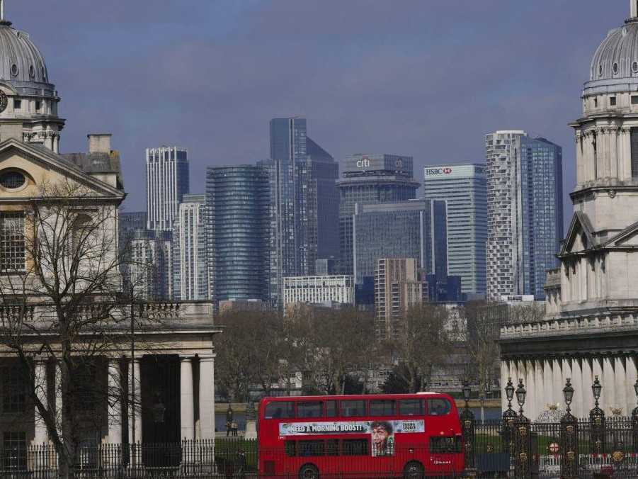 Na ilustračnej snímke pohľad na Londýn.