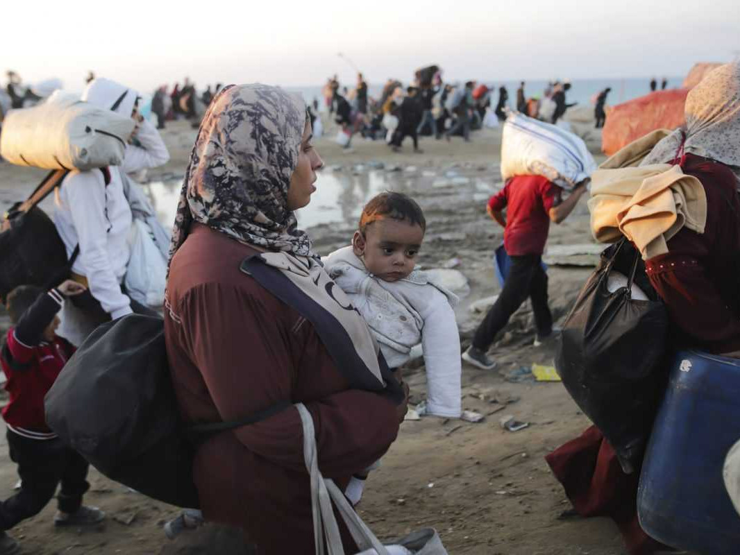 Na snímke Palestínčania.