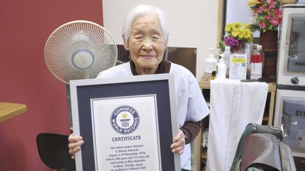 Má 108 rokov a vlasy strihá už od svojich štrnástich: Japonku zapísali do Guinnessovej knihy rekordov