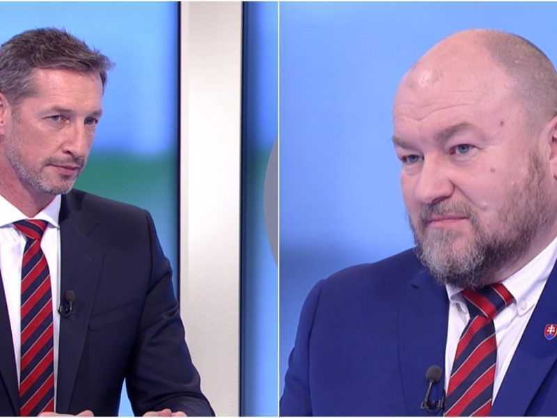 Na snímke zľava Milan Majerský a Rudolf Huliak v relácii O 5 minút 12.