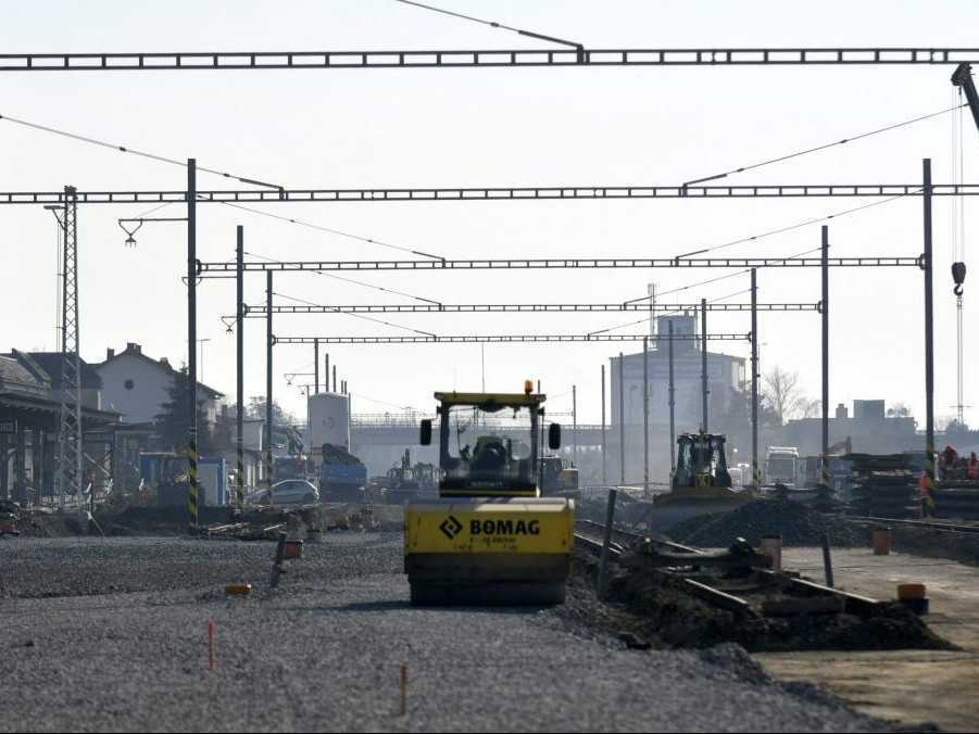 Elektrifikácia a súvisiace rekonštrukcie na úseku trate Bánovce nad Ondavou - Humenné.