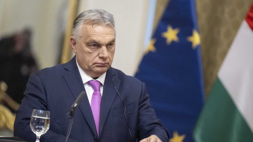 Orbán vyzval na začatie priamych rokovaní s Ruskom o ukončení vojny na Ukrajine. Vyhráža sa zablokovaním samitu