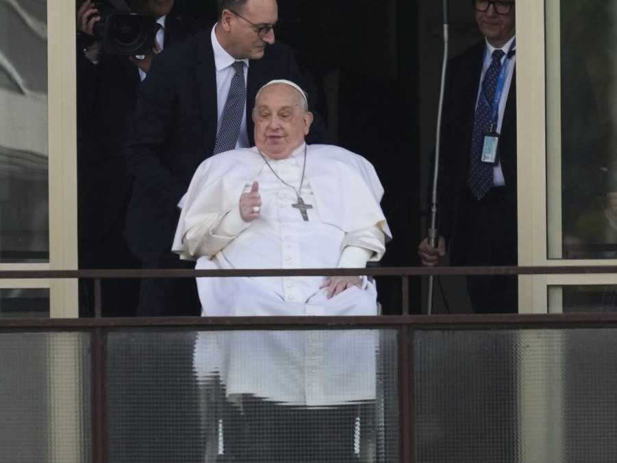 Na snímke pápež František.