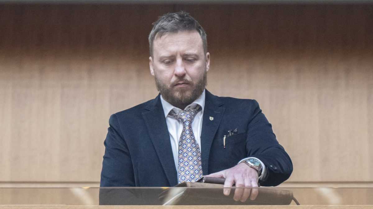 Od P. Kotl&aacute;ra sa vl&aacute;da nič z&aacute;sadn&eacute; nedozvedela, tvrd&iacute; T. Drucker. Splnomocnenec nepredložil materi&aacute;l k stiahnutiu mRNA vakc&iacute;n