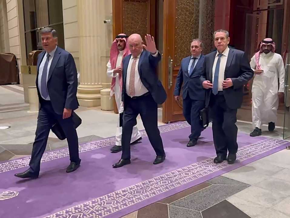 Ruskí vyjednávači v Saudskej Arábii.