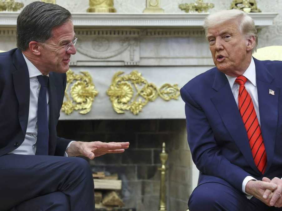 Zľava Mark Rutte a Donald Trump.