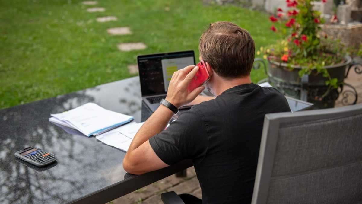 Slováci chcú pracovať z domu, firmy majú opačný názor - Správy STVR