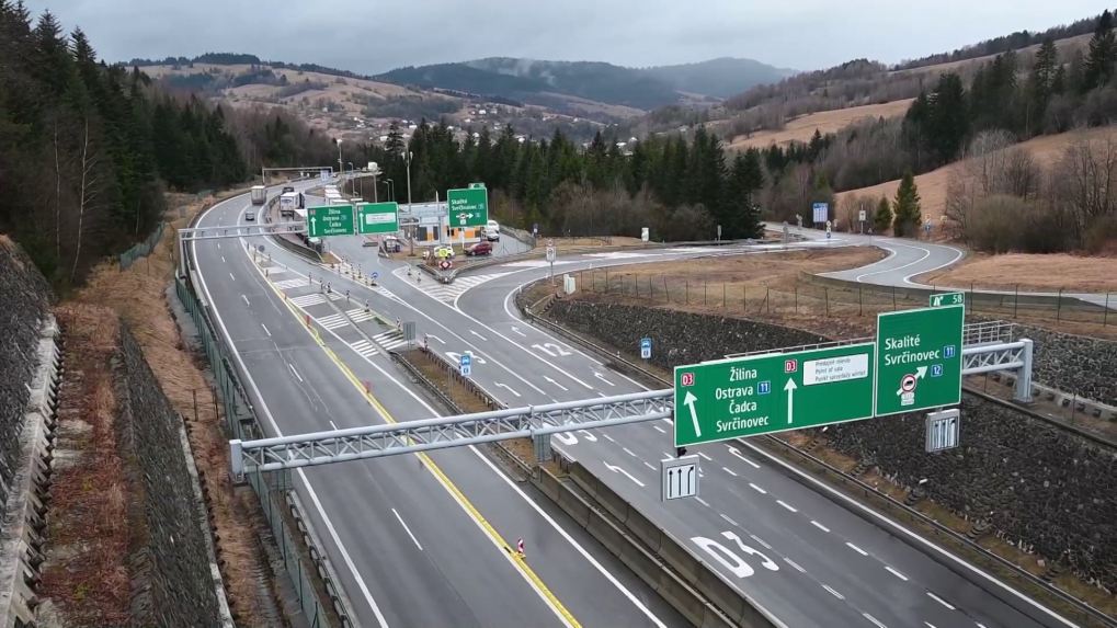 Diaľničiari uzatvárajú úseky pri Žiline a na Kysuciach, dôvodom je údržba aj zahraniční filmári