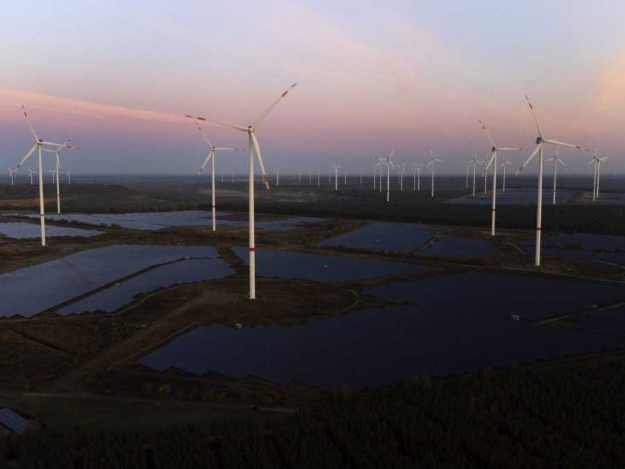 Veterné turbíny neďaleko nemeckého mesta Klettwitz.