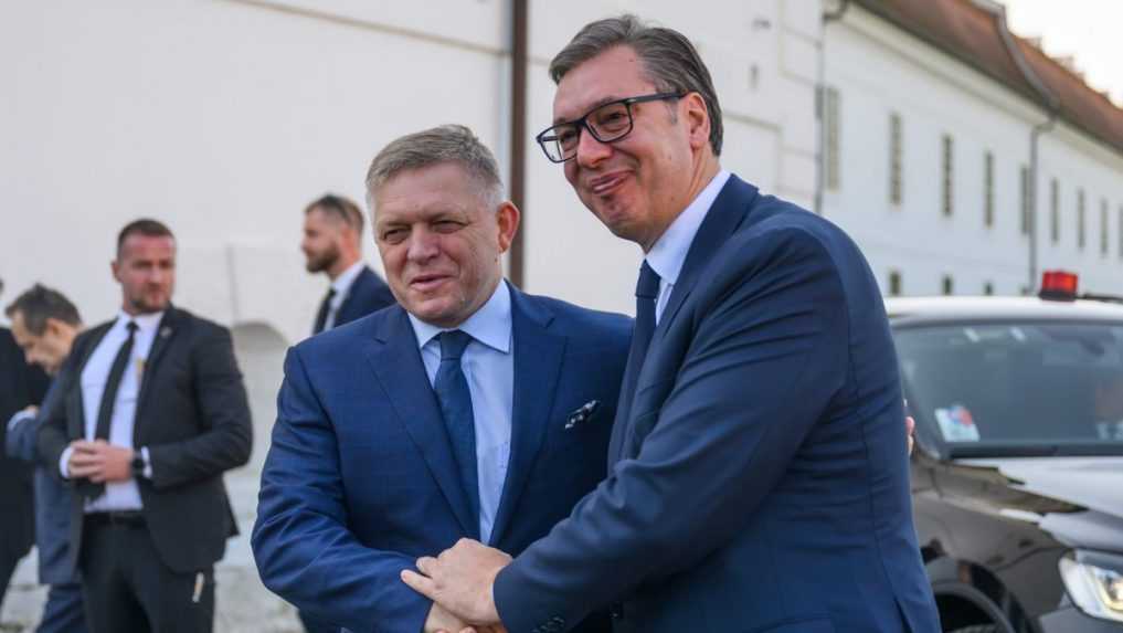 Premiér R. Fico podporil srbského prezidenta A. Vučiča: Ulica nesmie meniť výsledky slobodných volieb